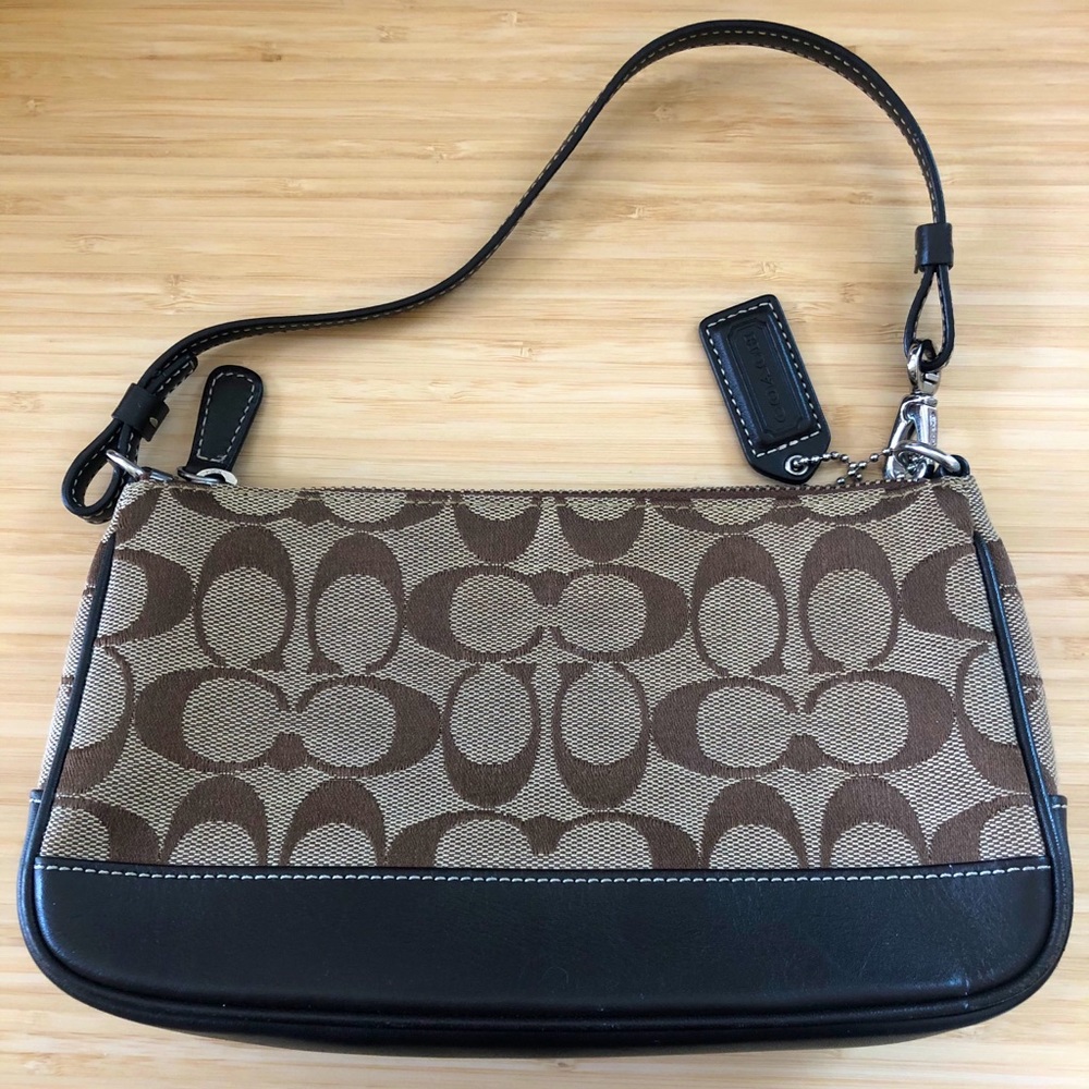 Vintage coach shoulder bag!